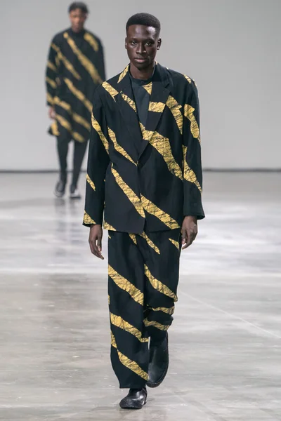 Look 1